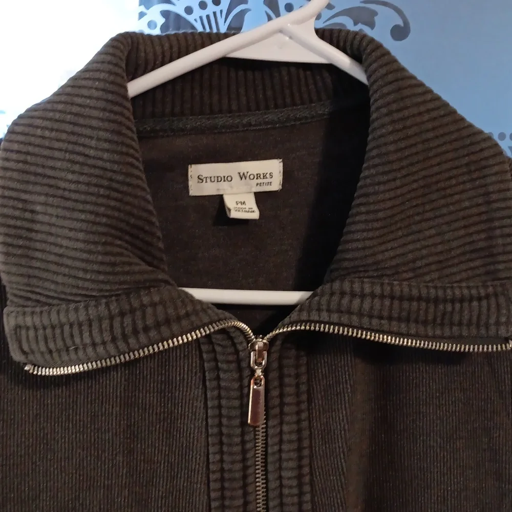 WOMEN'S ACTIVE JACKET - Picture 2 of 4